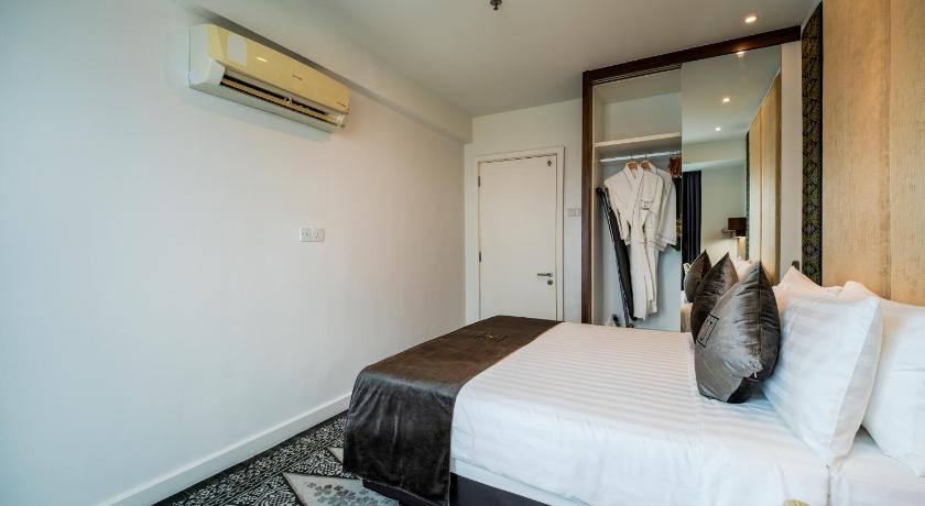 Image of Premier Suite 11