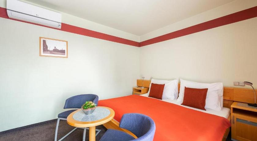 Image of Standard Double Room 0