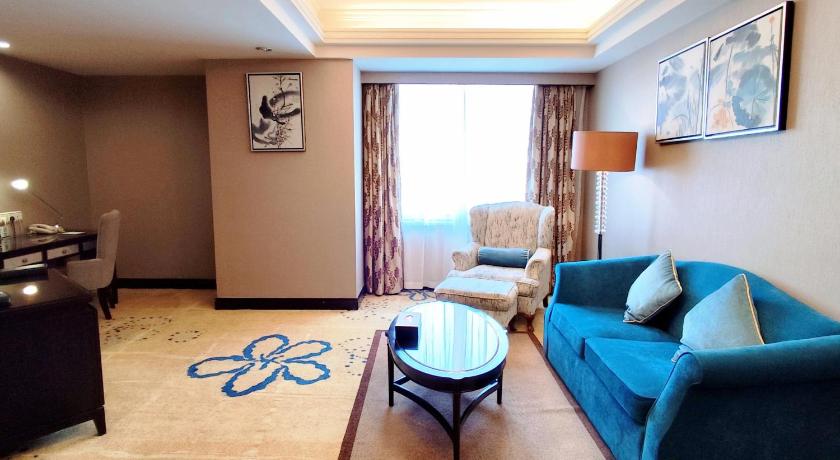 Image of Business Suite 3