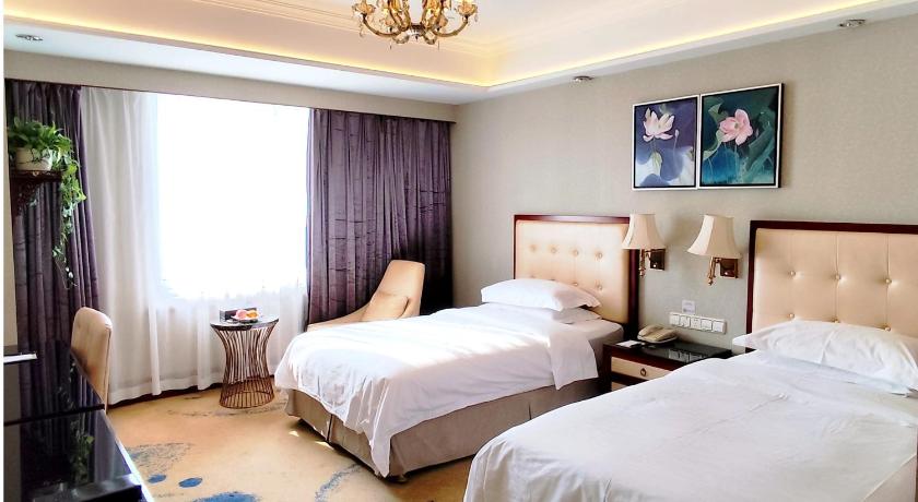 Image of Deluxe Twin Bed 1