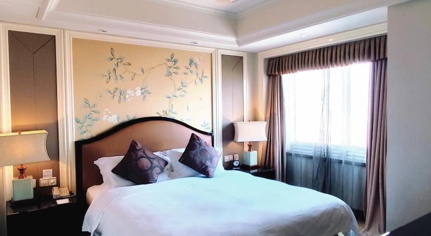 Image of Superior Suite 0