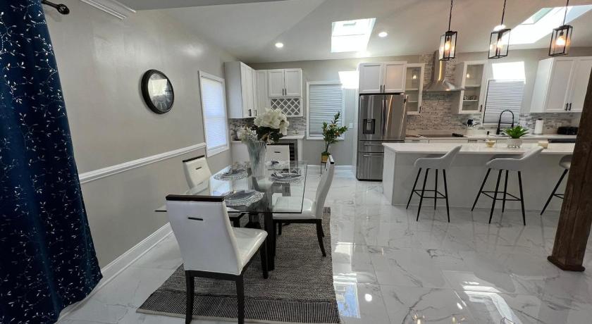 템플 힐스 (MD) luxurious 5-bedroom apartment near Washington DC 2성급 숙소 수영장