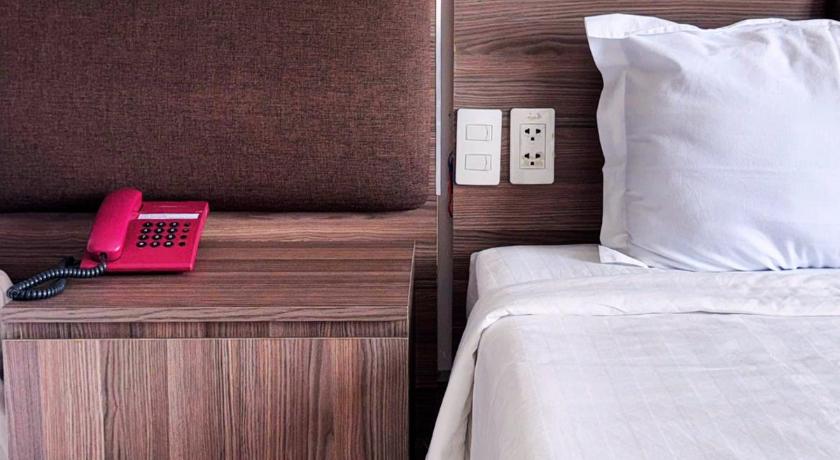 Image of Quadruple Room with Sea View 9