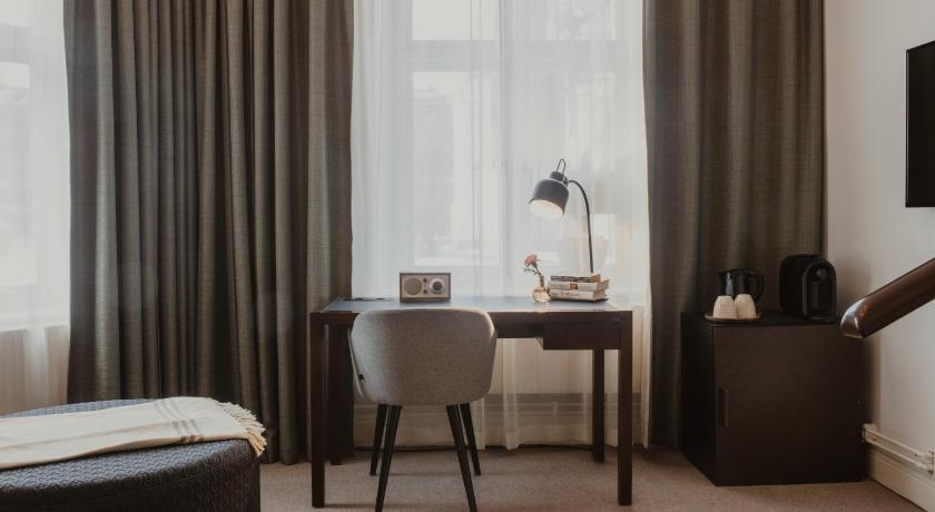 Image of Suite 4