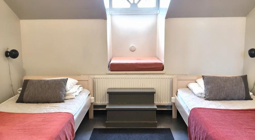 Image of Twin Room with Shared Bathroom 0