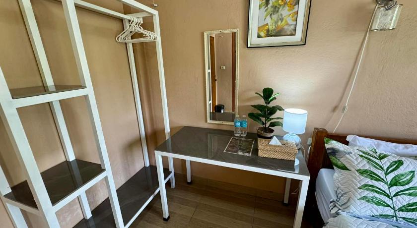 Image of Apartment with Terrace 4