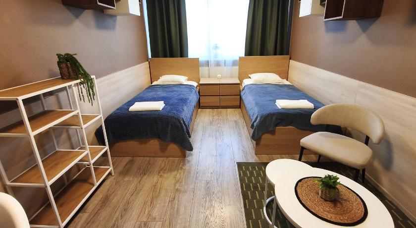 Photo de Cozy Double Room with Workspace Self Check in - Réservation à prix Agoda