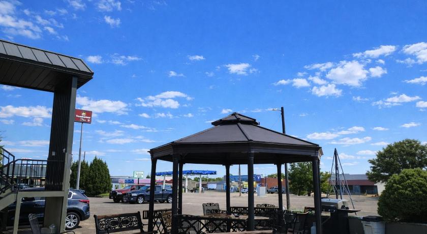 Sundowner Inn Forsyth I 94