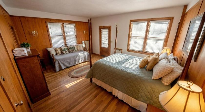 쉬룬 레이크 (NY) Yellow Pine Lake House ADK Schroon Private Beach 4성급 숙소 스위트룸