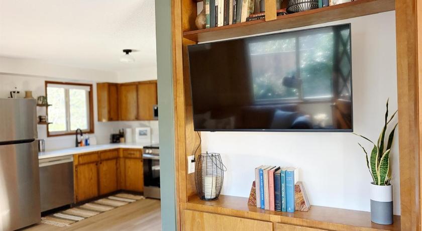 마운트 후드 빌리지 (OR) Cozy Cabin Creekside Deck & Hot Tub, Renovated! 4성급 숙소 외관