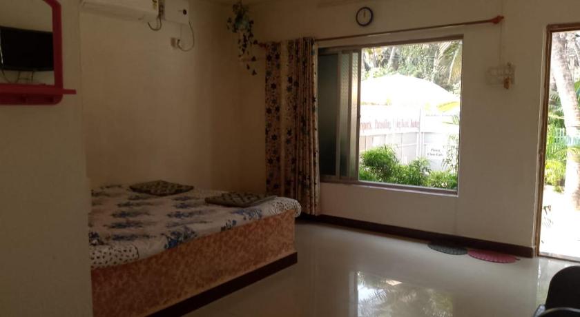 Holiday Home Beach Resort And Aquatic Sports In Tarkarli
