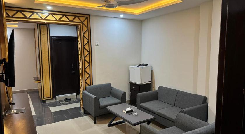 Crystal Crown Hotel