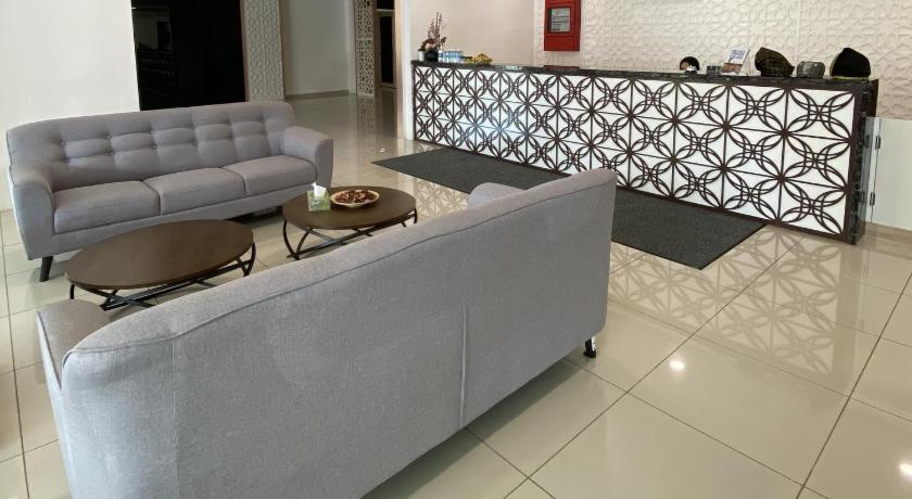 Palette Cara Hulu Near Jonker Street Malacca - image 3