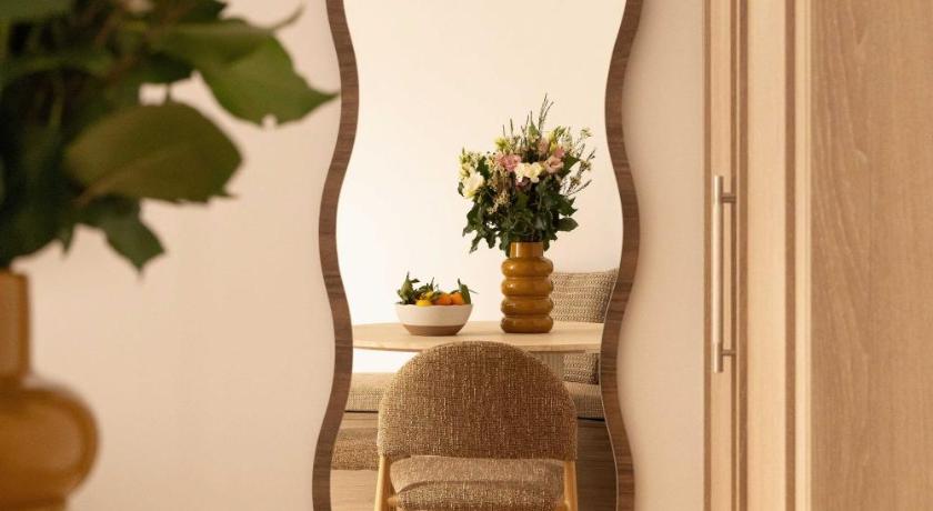 Refined Apartment a/c 1BR/2P - Saint-Germain - image 7