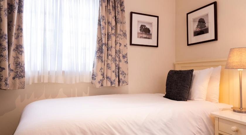 Image of Small Single Room 0
