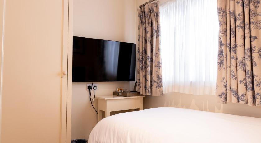 Image of Small Single Room 3