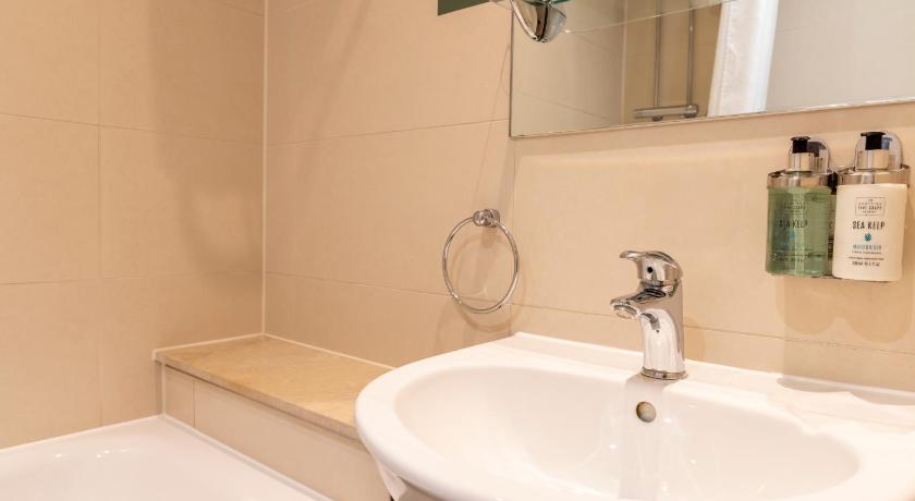 Image of Standard Twin Room 2