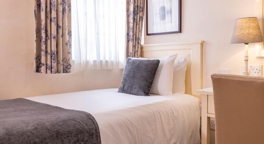 Image of Standard Twin Room 1