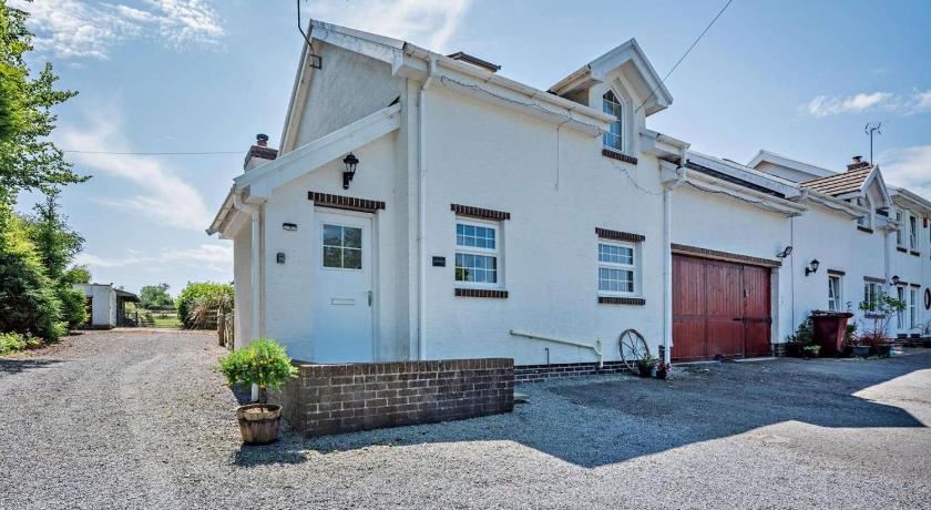2 Bed in Pembroke Dock oc-60704