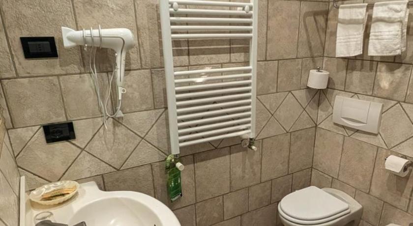 Divvietīgs numurs (1 vai 2 gultas) (Double or Twin Room) attēls 2
