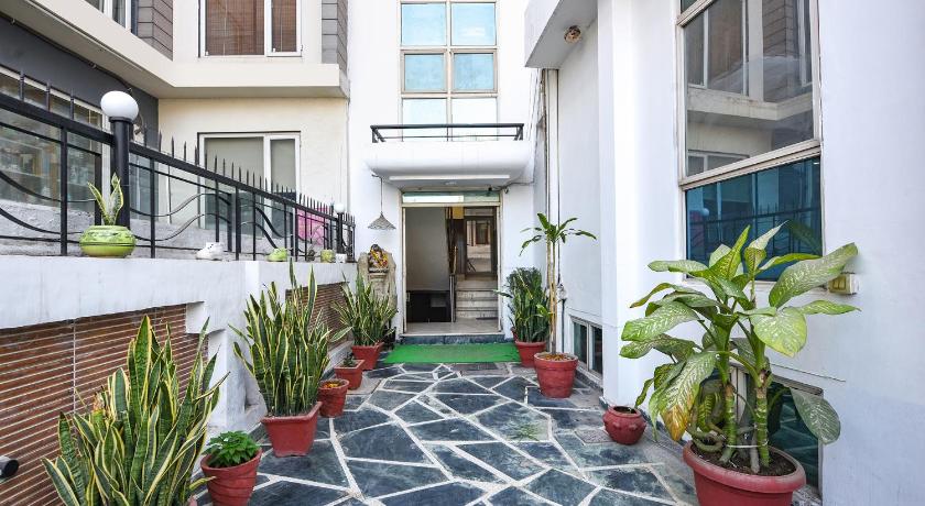 FabHotel Guru Kripa Residency - image 3
