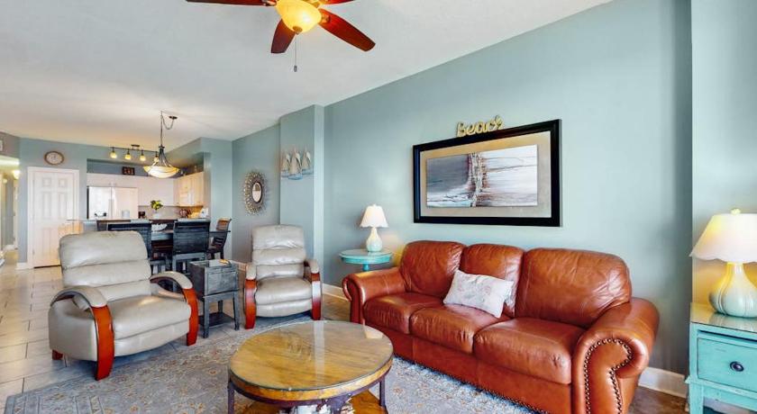 Image of Three-Bedroom Apartment 10
