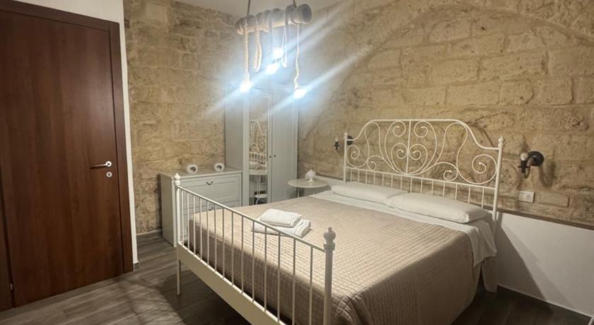 Image of Large Double Room 1