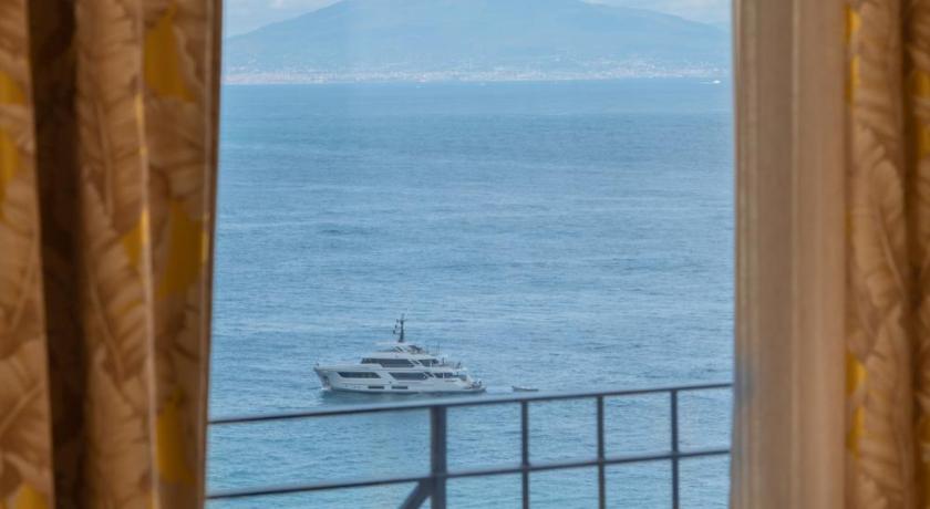 Image of Junior Suite with Sea View 5