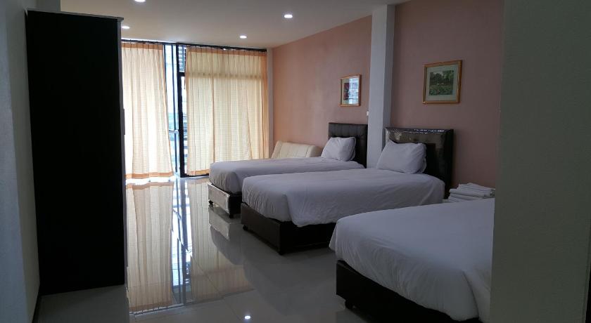 プラチンブリ Charoensuk Grand 2つ星 ホテル スイート