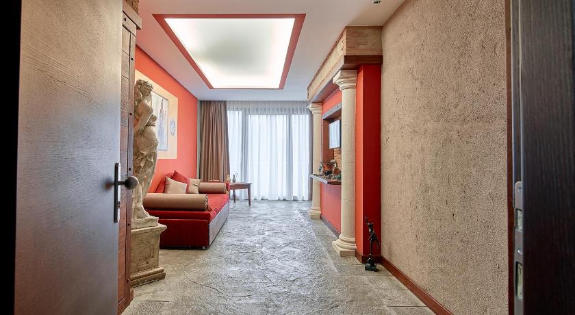 Image of Superior Suite with Hot Tub 2