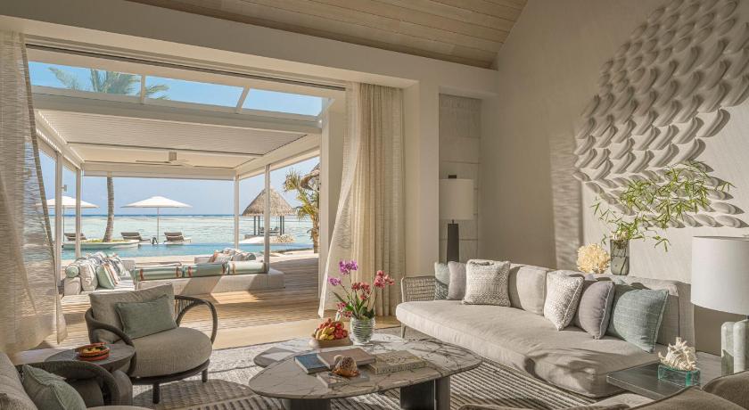 Maldives Island Four Seasons Resort Maldives at Kuda Huraa 5-Star Resort restaurant