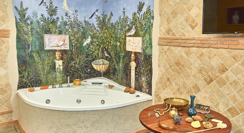 Image of Superior Suite with Hot Tub 10