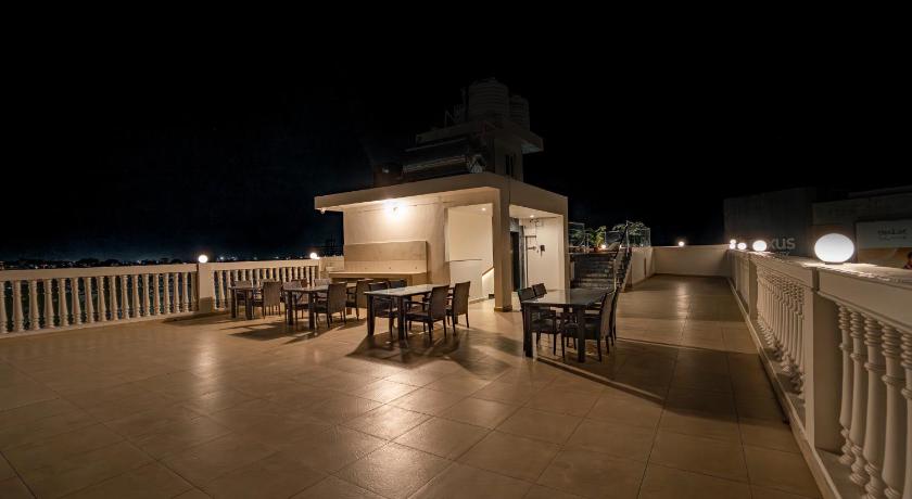 Aura Inn & Suites - image 6