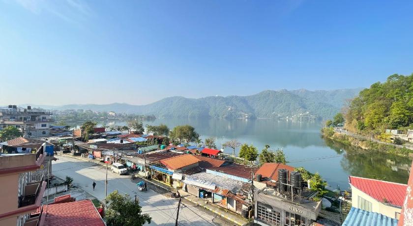 Hotel Everest Lake View — Pokhara (4)