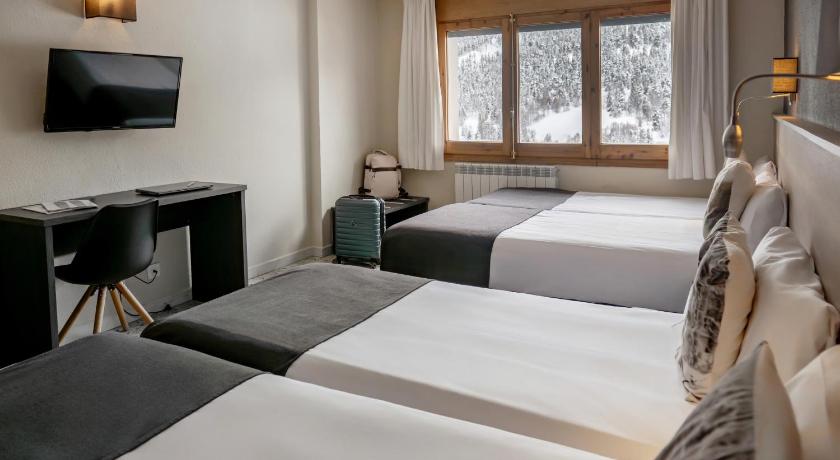 Imatge de Habitació Quàdruple Superior (Superior Quadruple Room) 1