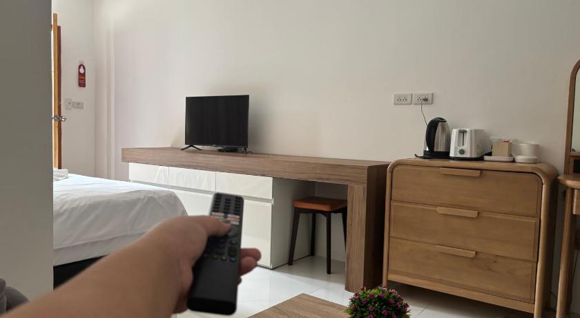 Image of Deluxe King Room 3