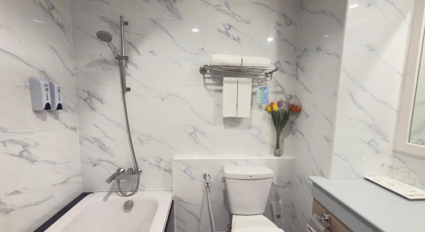 Image of Deluxe Premier Twin 11