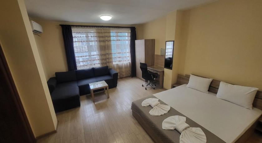 Twain Apart&Rooms