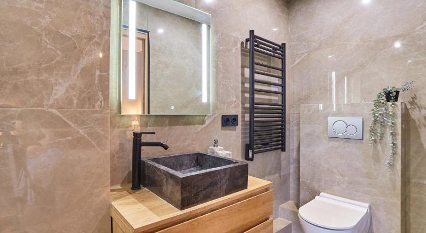 Superb Apartment Terrace Champs Elysees - image 4