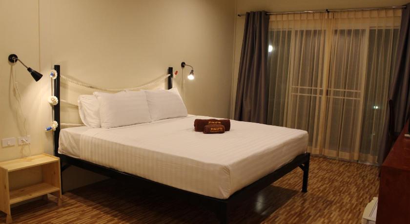 Image of Standard Double or Twin 6