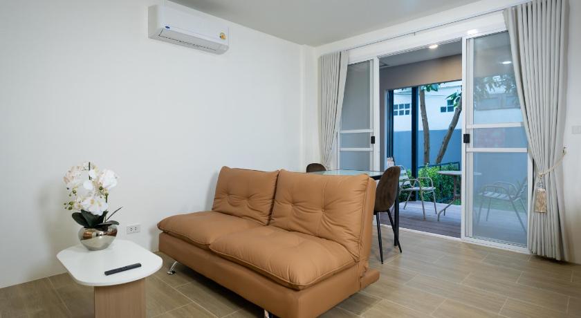 Image of King Suite with Balcony 5