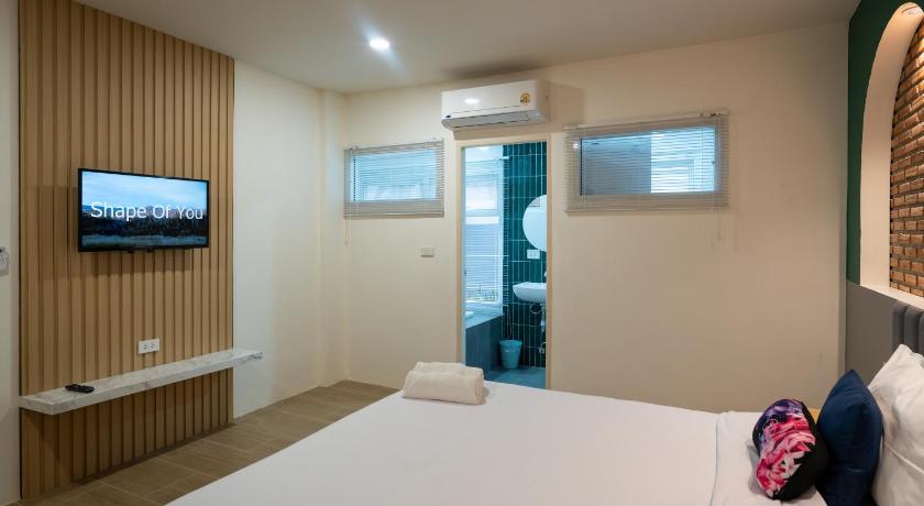 Image of King Suite with Balcony 4