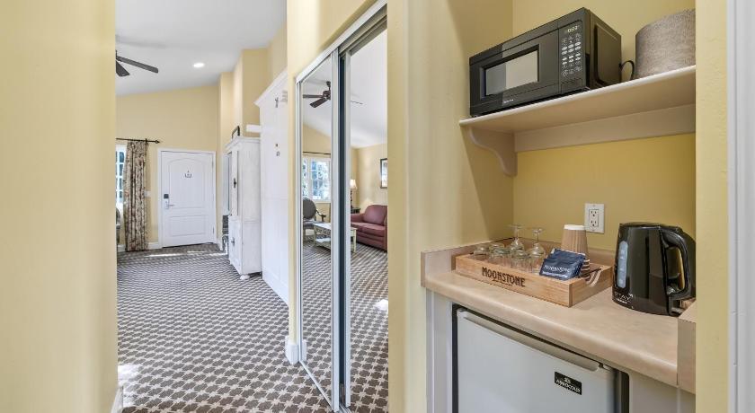 Image of King Suite 16