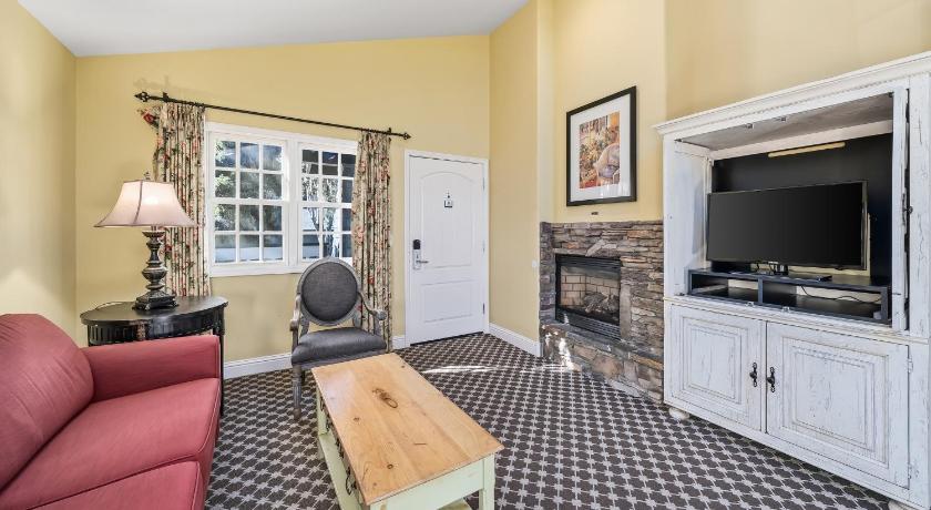 Image of King Suite 12