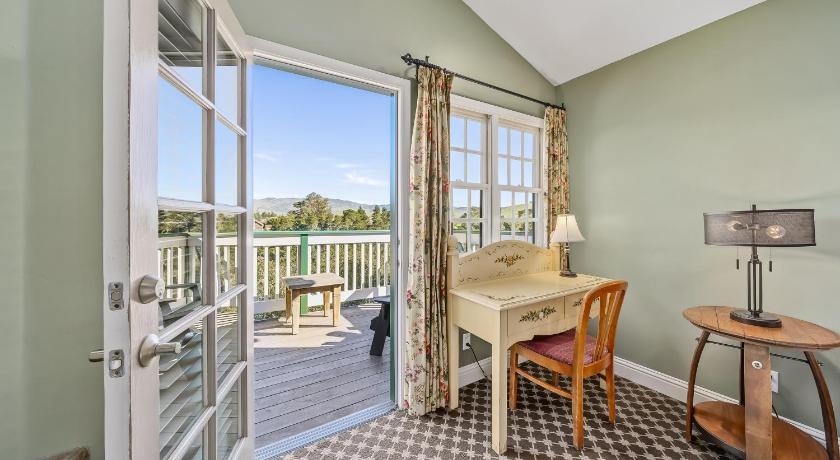 Image of King Suite 8