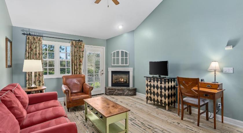 Image of Deluxe King Suite 8