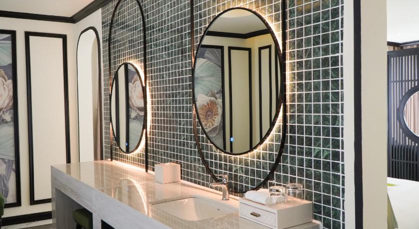 Image of Presidential Suite 12