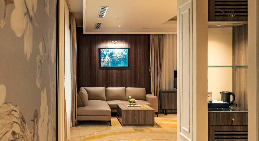 Image of Suite 8