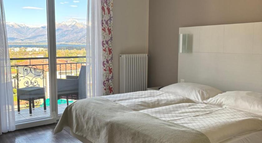 Image of Standard Double Room with Lake View 6