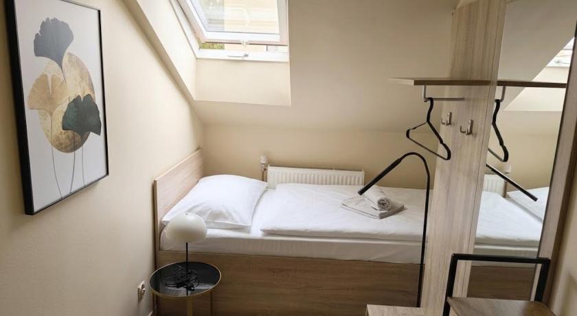 Image of Single Room 1